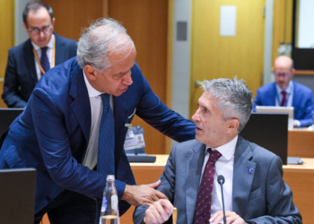 Ministros de Interior de Italia y España discutiendo sobre la crisis de Ceuta